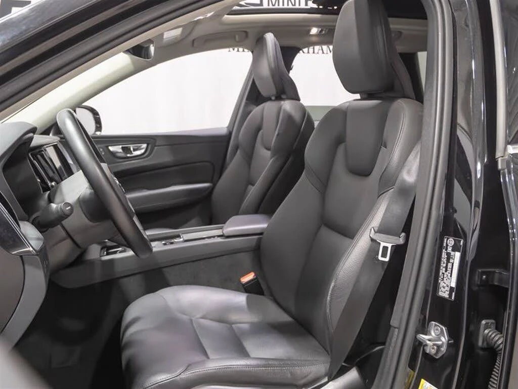 Volvo XC60 T6 MOMENTUM* DISTRONIC* ПАНОРАМА* КРАЙНА ЦЕНА, снимка 7 - Автомобили и джипове - 56004469
