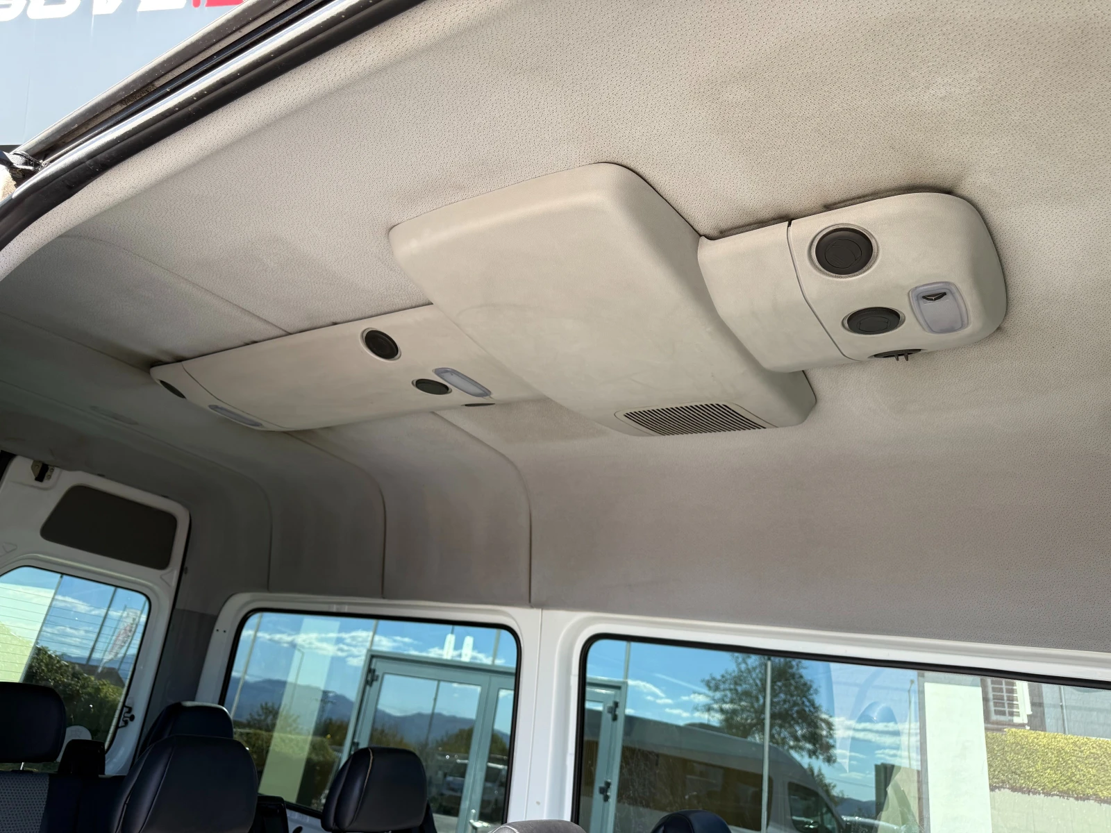 Mercedes-Benz Sprinter 315CDI 2хКлима 9-местен  - изображение 9