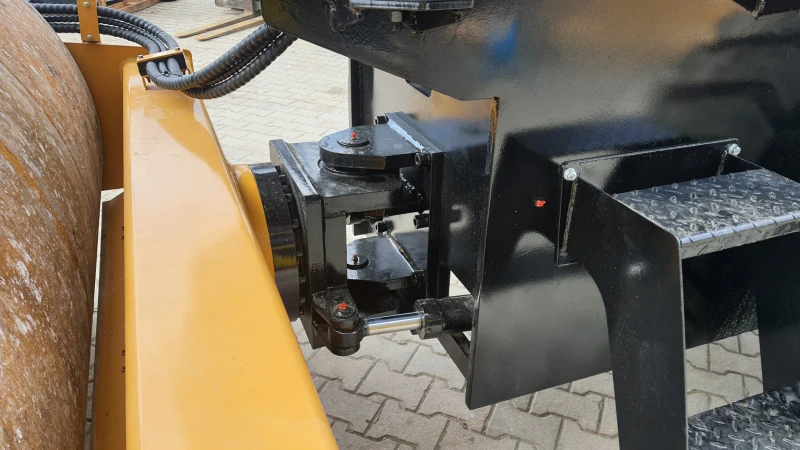 Валяк Друга марка Bautrax SDR100, снимка 13 - Индустриална техника - 52007091