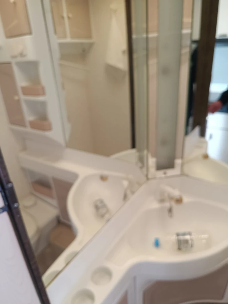 Каравана Hobby 10, снимка 8 - Каравани и кемпери - 52535275