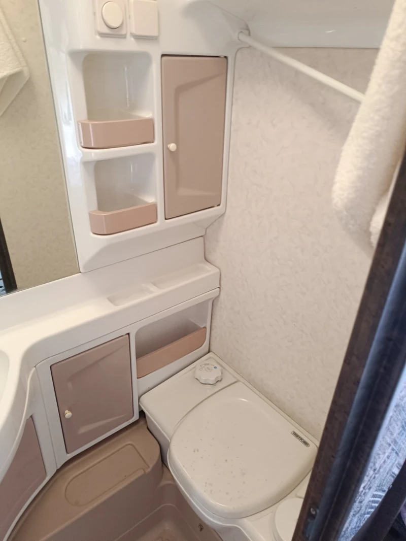 Каравана Hobby 10, снимка 9 - Каравани и кемпери - 52535275