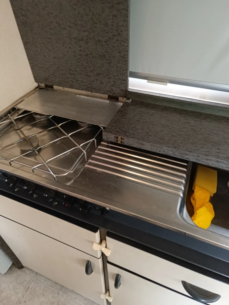 Каравана Hobby 10, снимка 10 - Каравани и кемпери - 52535275