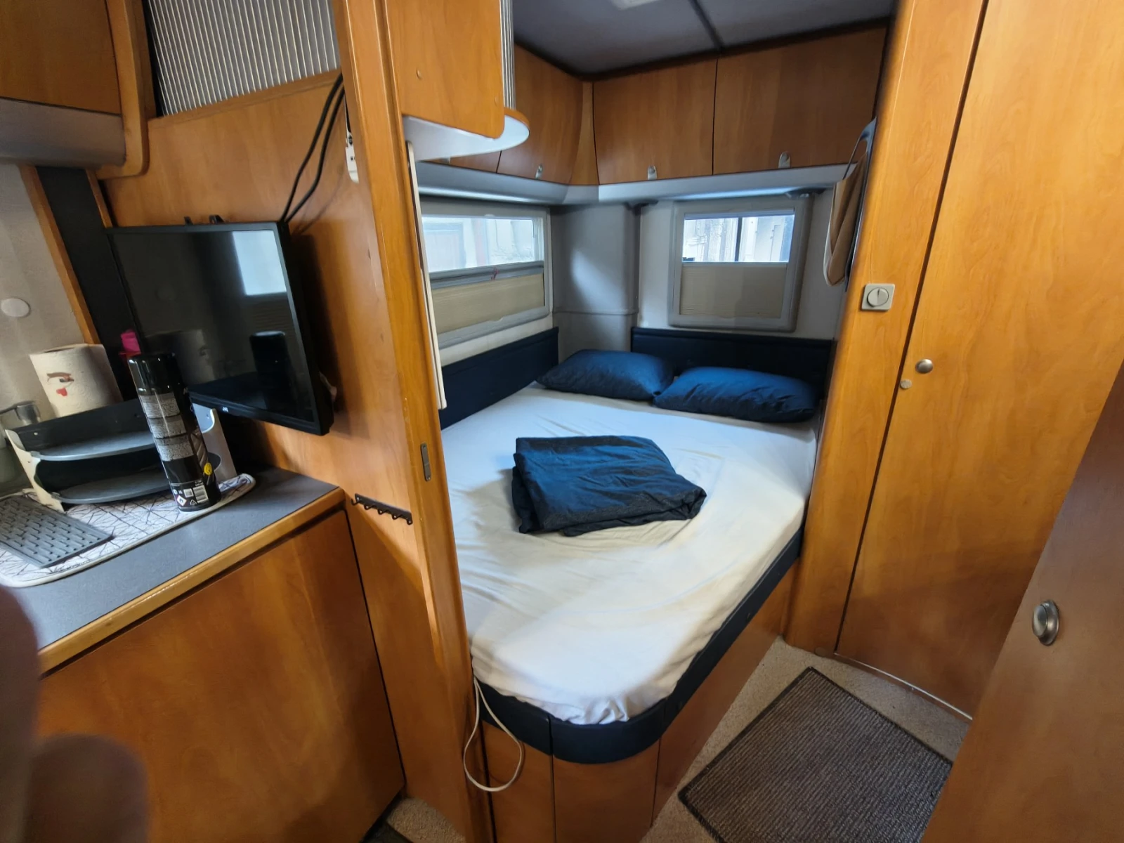 Кемпер Knaus Travel liner 658, снимка 12 - Каравани и кемпери - 56067516