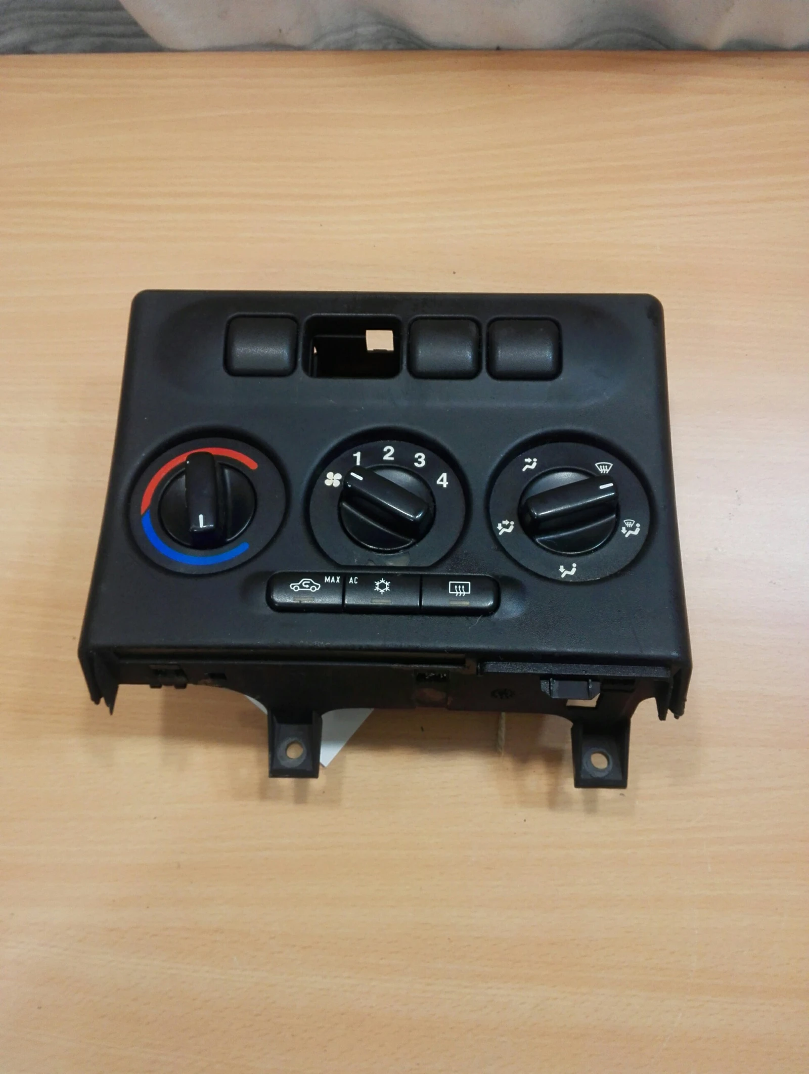  -    2.0 | Mobile.bg   1