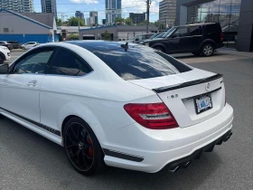 Mercedes-Benz C 63 AMG | КЛИП НА МОТОР| CARFAX| АВТОФИНАНСИРАНЕ, снимка 4