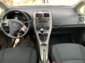 Toyota Auris 1.6, 124 к.с, Парктроник, снимка 6