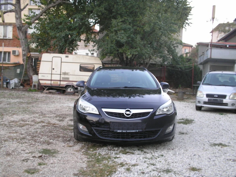 Opel Astra 1, 7 tdi sport, снимка 2 - Автомобили и джипове - 47204850