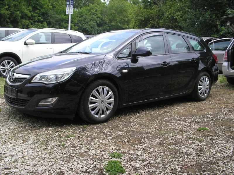 Opel Astra 1, 7 tdi sport, снимка 3 - Автомобили и джипове - 47204850