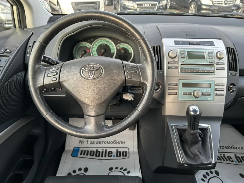 Toyota Corolla verso 1.8 VVT-I 7 МЕСТЕН, снимка 11 - Автомобили и джипове - 49441726