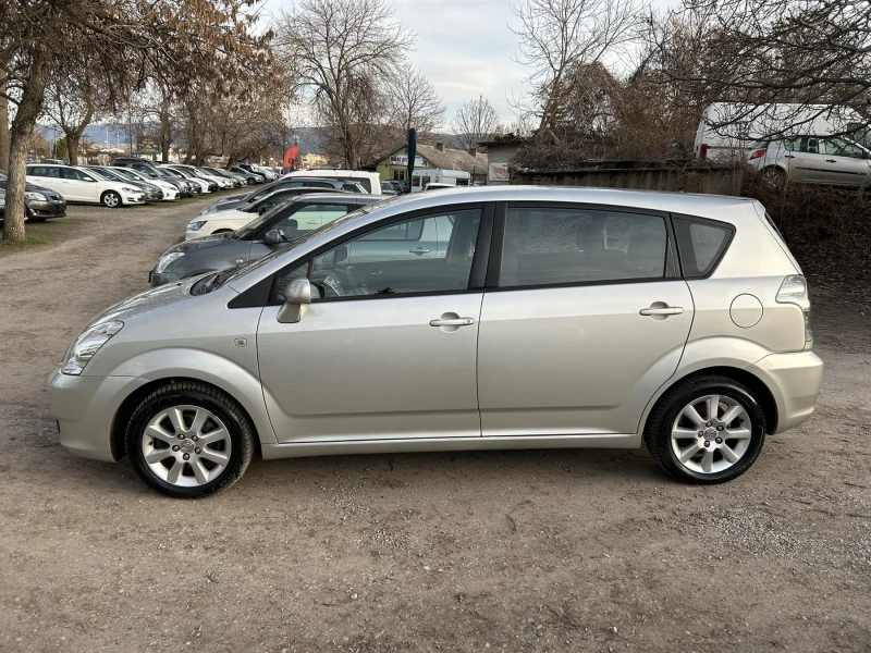 Toyota Corolla verso 1.8 VVT-I 7 МЕСТЕН, снимка 4 - Автомобили и джипове - 49441726