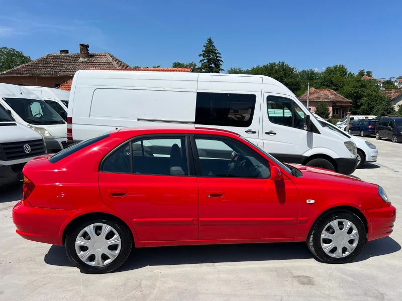 Hyundai Accent 1.3i 111 ХИЛ КМ КЛИМАТИК, снимка 4 - Автомобили и джипове - 51190916