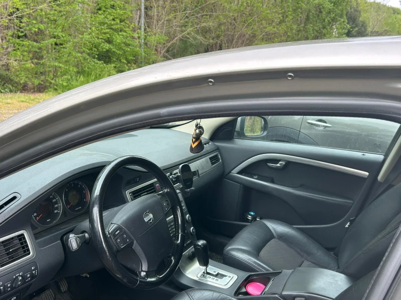 Volvo V70, снимка 4 - Автомобили и джипове - 52655531