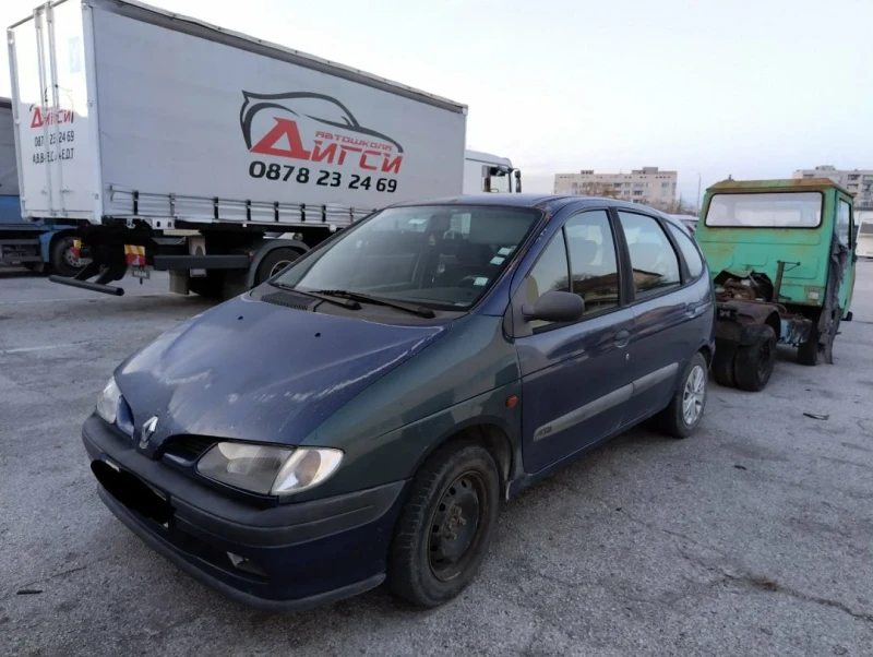 Renault Scenic, снимка 5 - Автомобили и джипове - 52425007
