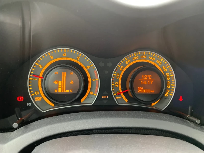Toyota Auris 1.6, 124 к.с, Парктроник, снимка 8 - Автомобили и джипове - 52698447