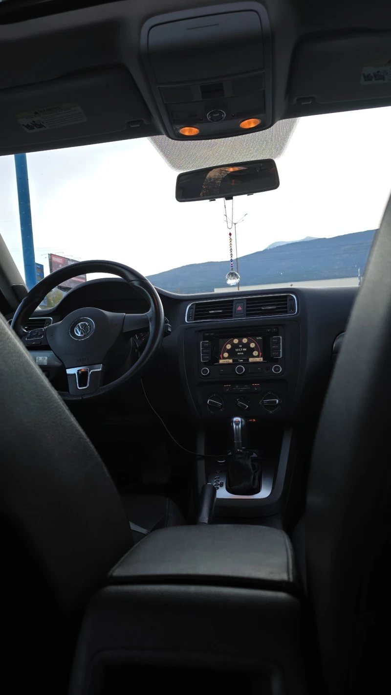 VW Jetta Гаражен  /93500км/  1ви собственик, снимка 13 - Автомобили и джипове - 52714520