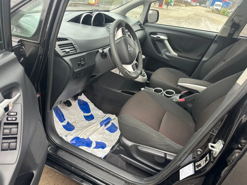 Toyota Verso 1.8-EURO5-NAVI-КАМЕРА-1Г-ГАРАНЦИЯ, снимка 9 - Автомобили и джипове - 52843827