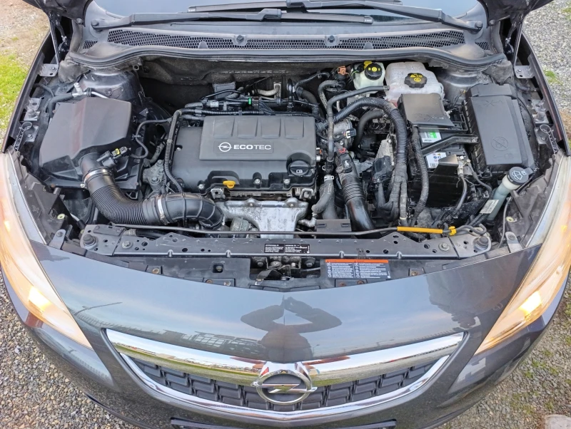 Opel Astra 1.4T 16V 140k.c., снимка 14 - Автомобили и джипове - 52988984