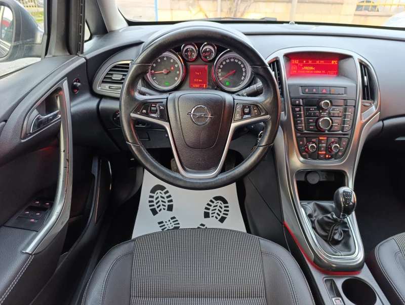 Opel Astra 1.4T 16V 140k.c., снимка 10 - Автомобили и джипове - 52988984