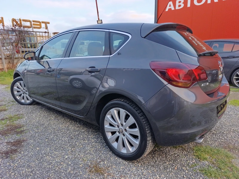 Opel Astra 1.4T 16V 140k.c., снимка 4 - Автомобили и джипове - 52988984