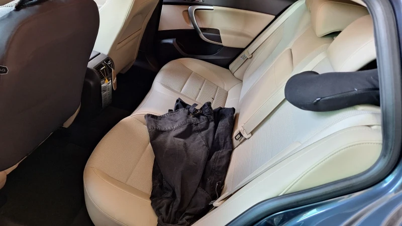 Opel Insignia 2.0ctdi нов внос от Италия за двигател , снимка 13 - Автомобили и джипове - 53014161