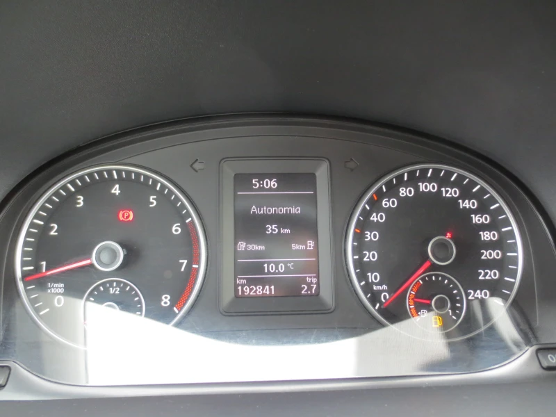 VW Caddy 2.0 i METAH, снимка 11 - Автомобили и джипове - 53391763