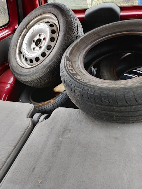 VW Caddy, снимка 8 - Автомобили и джипове - 54016460