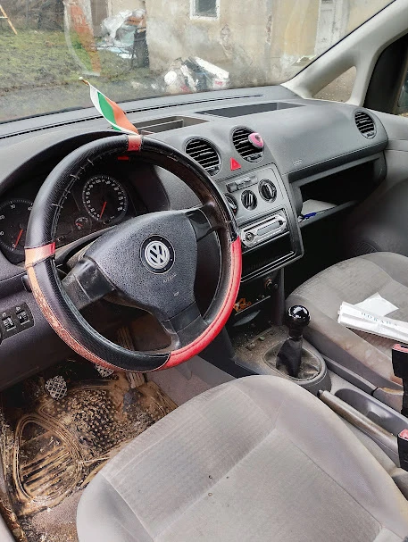 VW Caddy, снимка 5 - Автомобили и джипове - 54016460