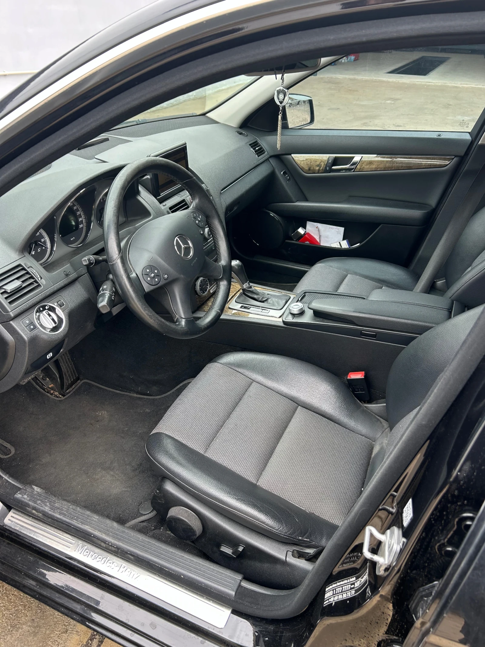 Mercedes-Benz C 180  - изображение 5