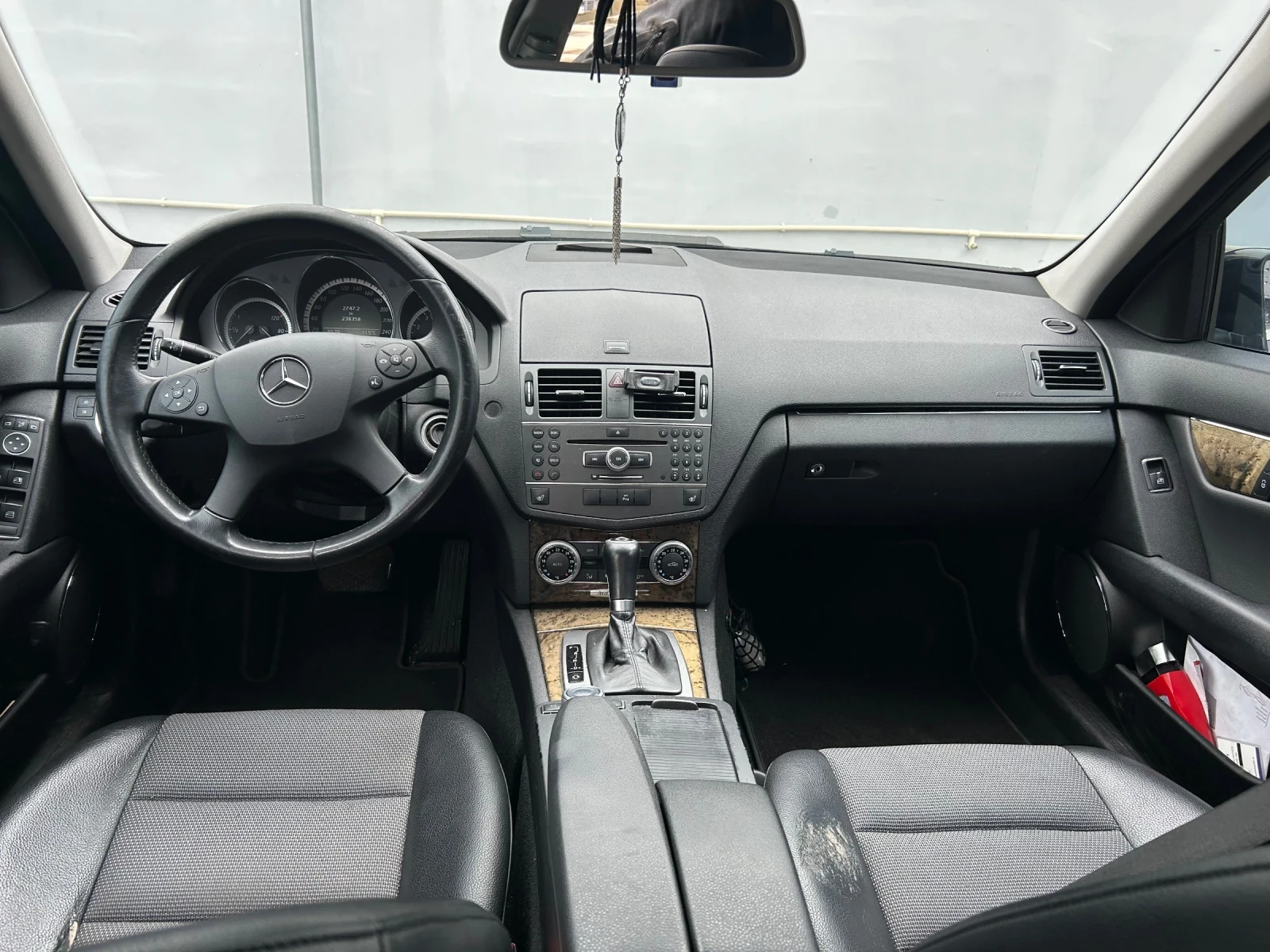 Mercedes-Benz C 180  - изображение 7