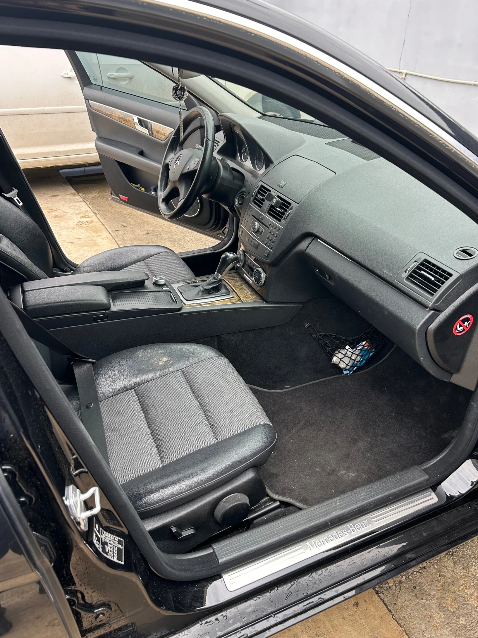 Mercedes-Benz C 180  - изображение 6