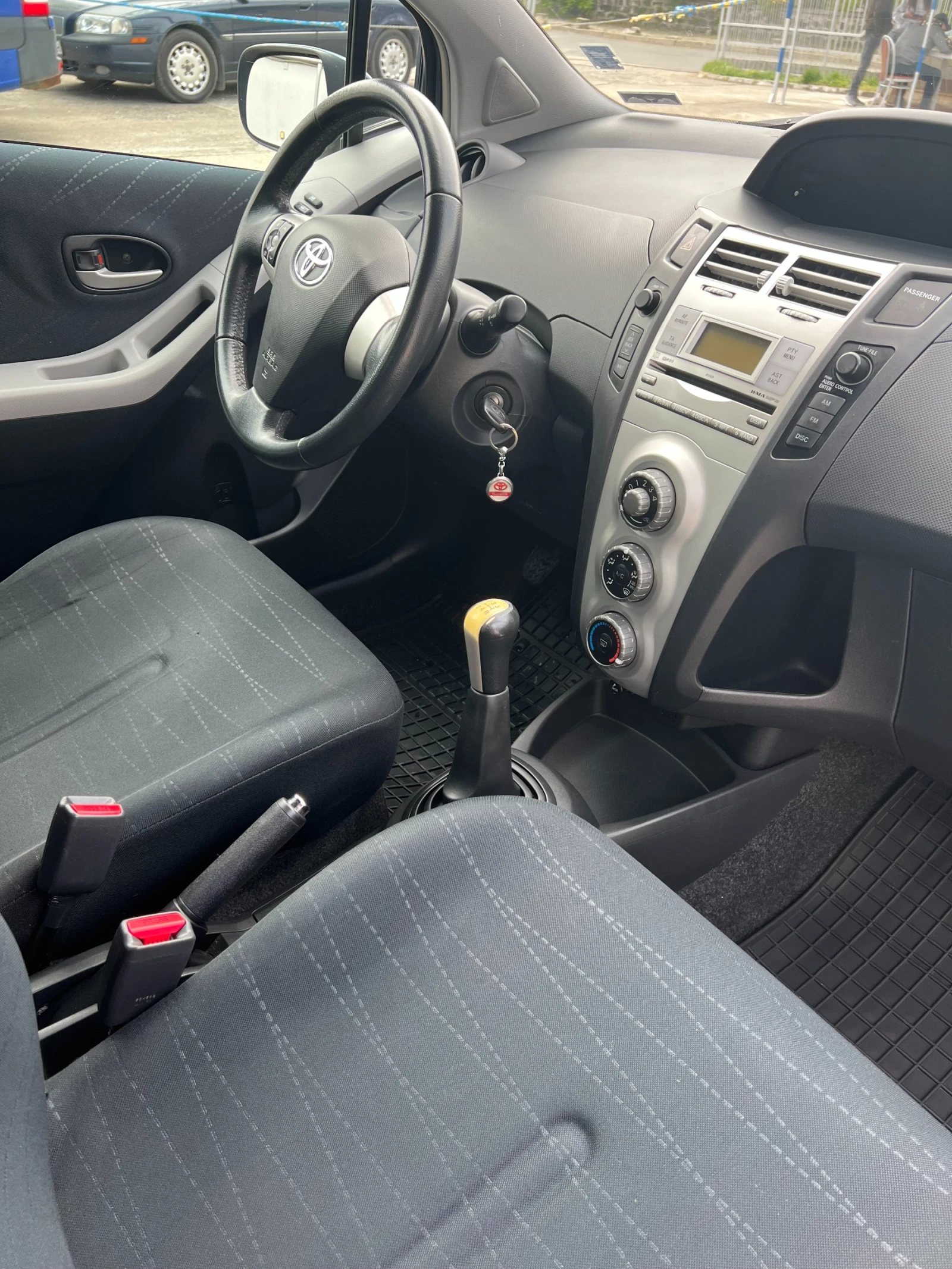 Toyota Yaris  - изображение 10