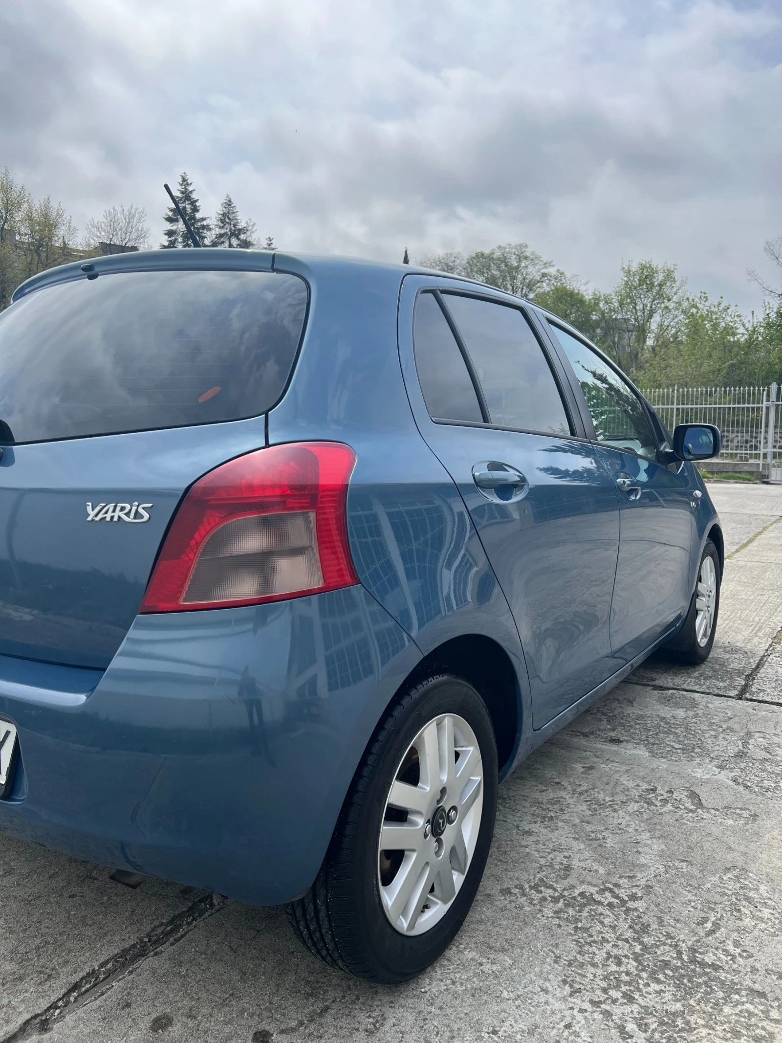 Toyota Yaris  - изображение 6