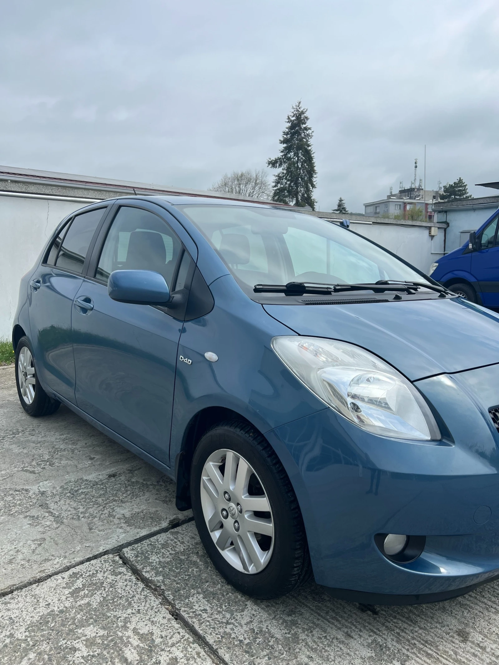 Toyota Yaris  - изображение 4