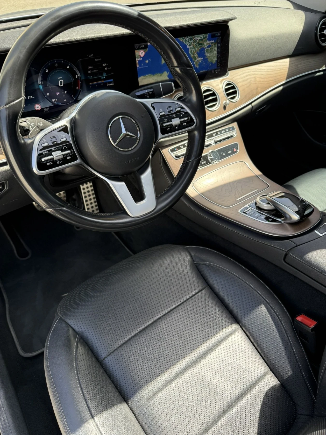 Mercedes-Benz E 400 Premium plus 4MATIC Burmester AIRMATIC HEAD UP - изображение 5