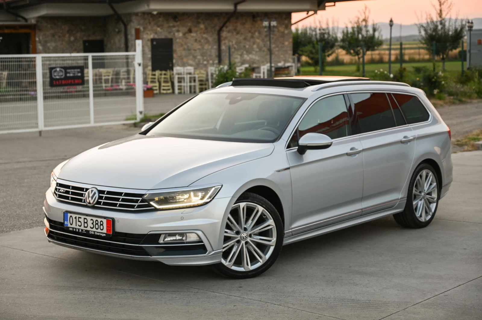 VW Passat 2.0TDI* R-LINE* DIGITAL* Панорама* Matrix* Germany - изображение 4