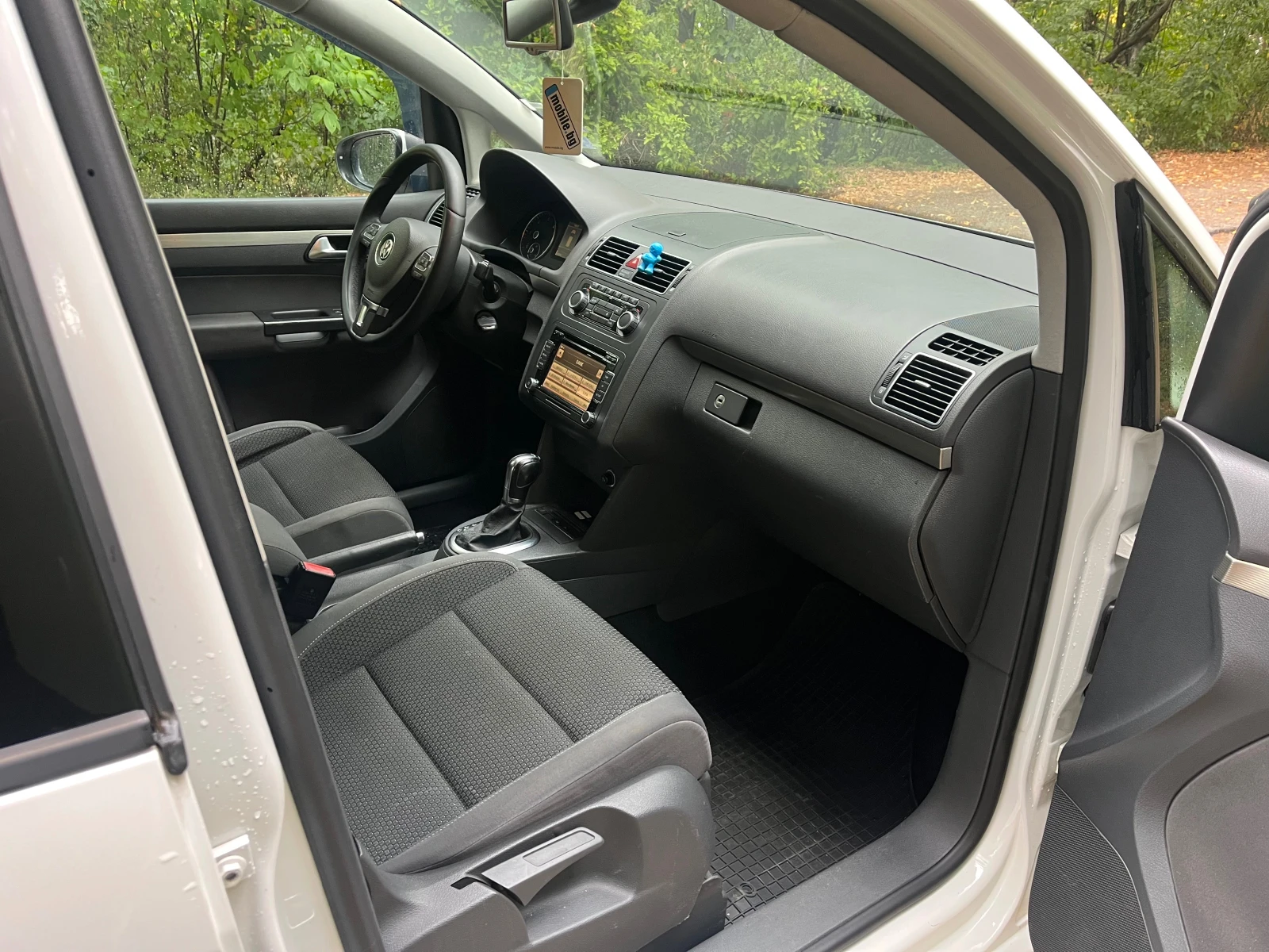 VW Touran 2.0 TDI 170 АВТОМАТИК 7 места - изображение 9