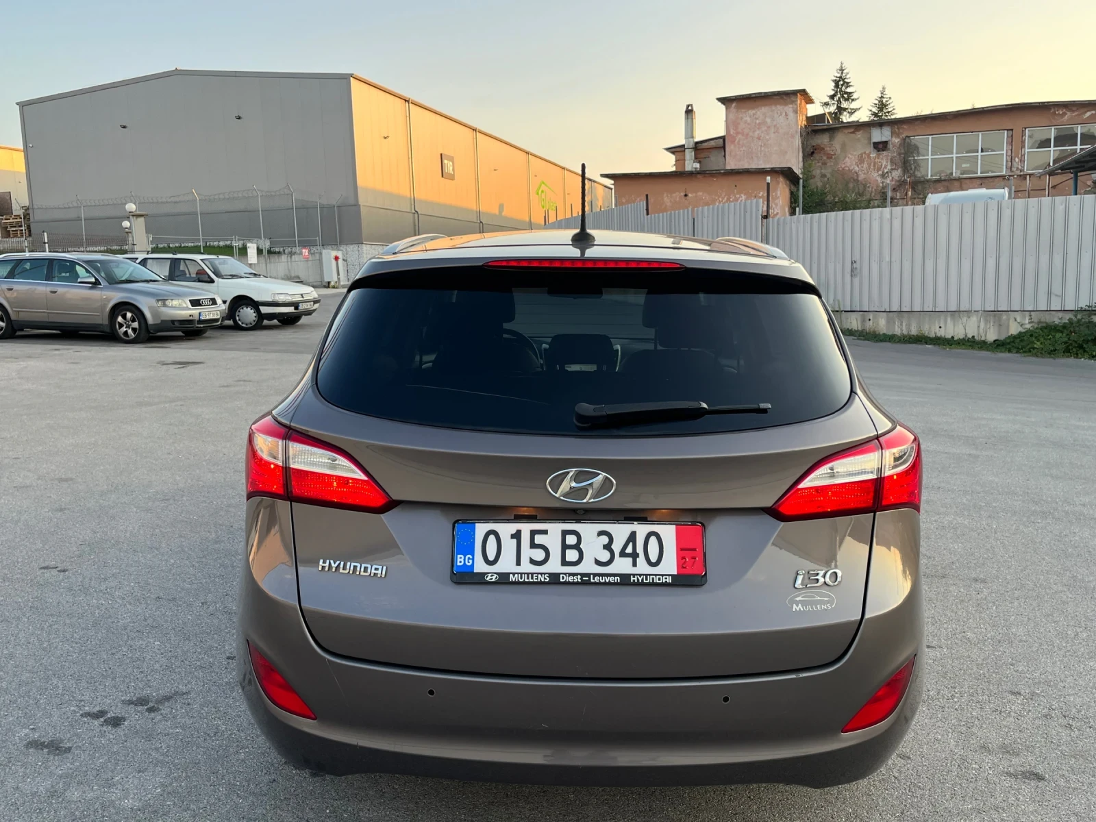 Hyundai I30 1.6CRDi 110k.c. * Navi * Кожа * Подгрев | Mobile.bg — изображение 4