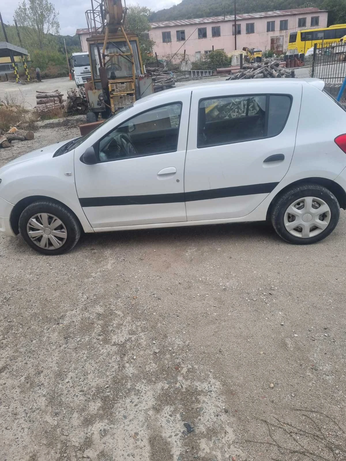 Dacia Sandero  - изображение 3