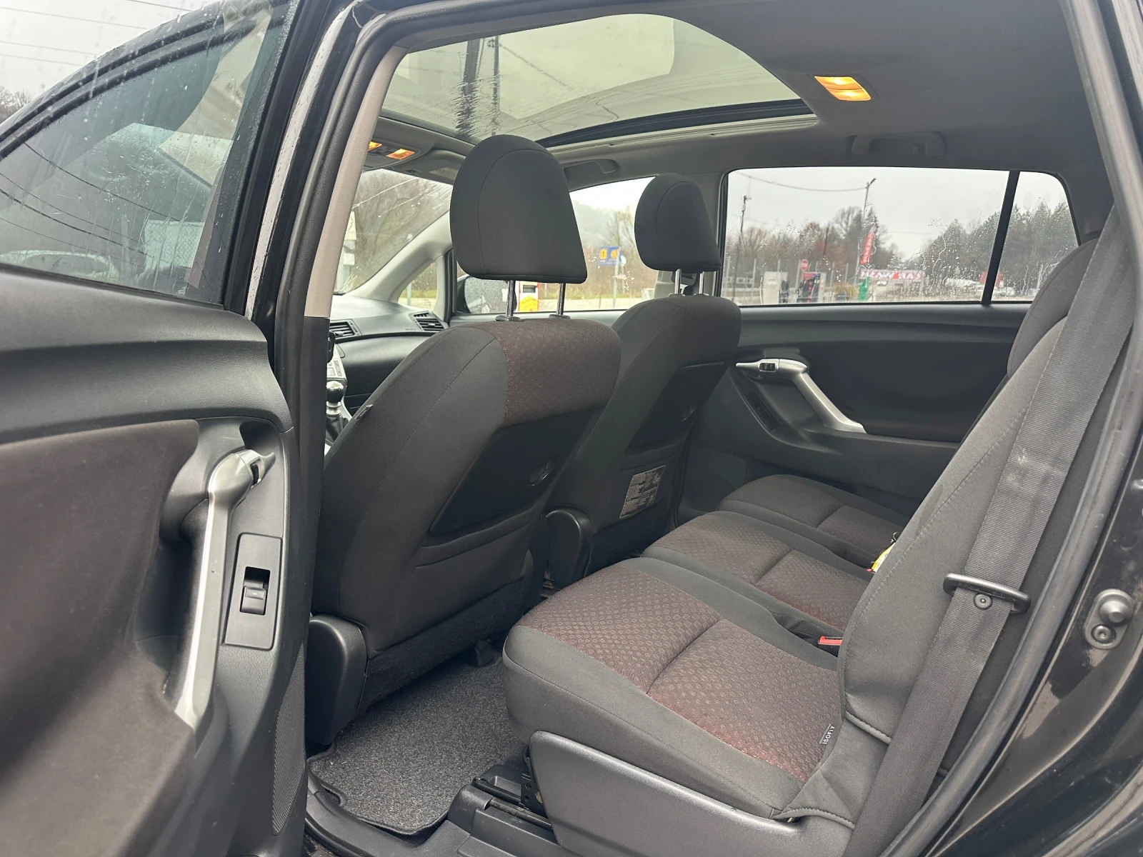 Toyota Verso 1.8-EURO5-NAVI-��������-������-1�-�������� | Mobile.bg � ����������� 12