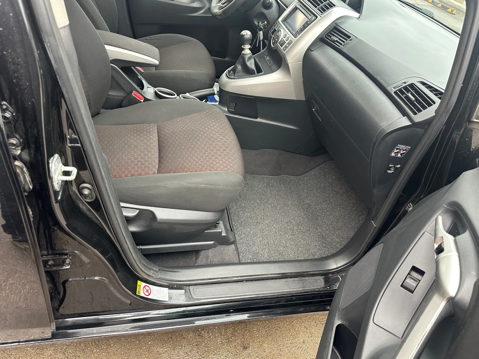 Toyota Verso 1.8-EURO5-NAVI-КАМЕРА-1Г-ГАРАНЦИЯ - изображение 10