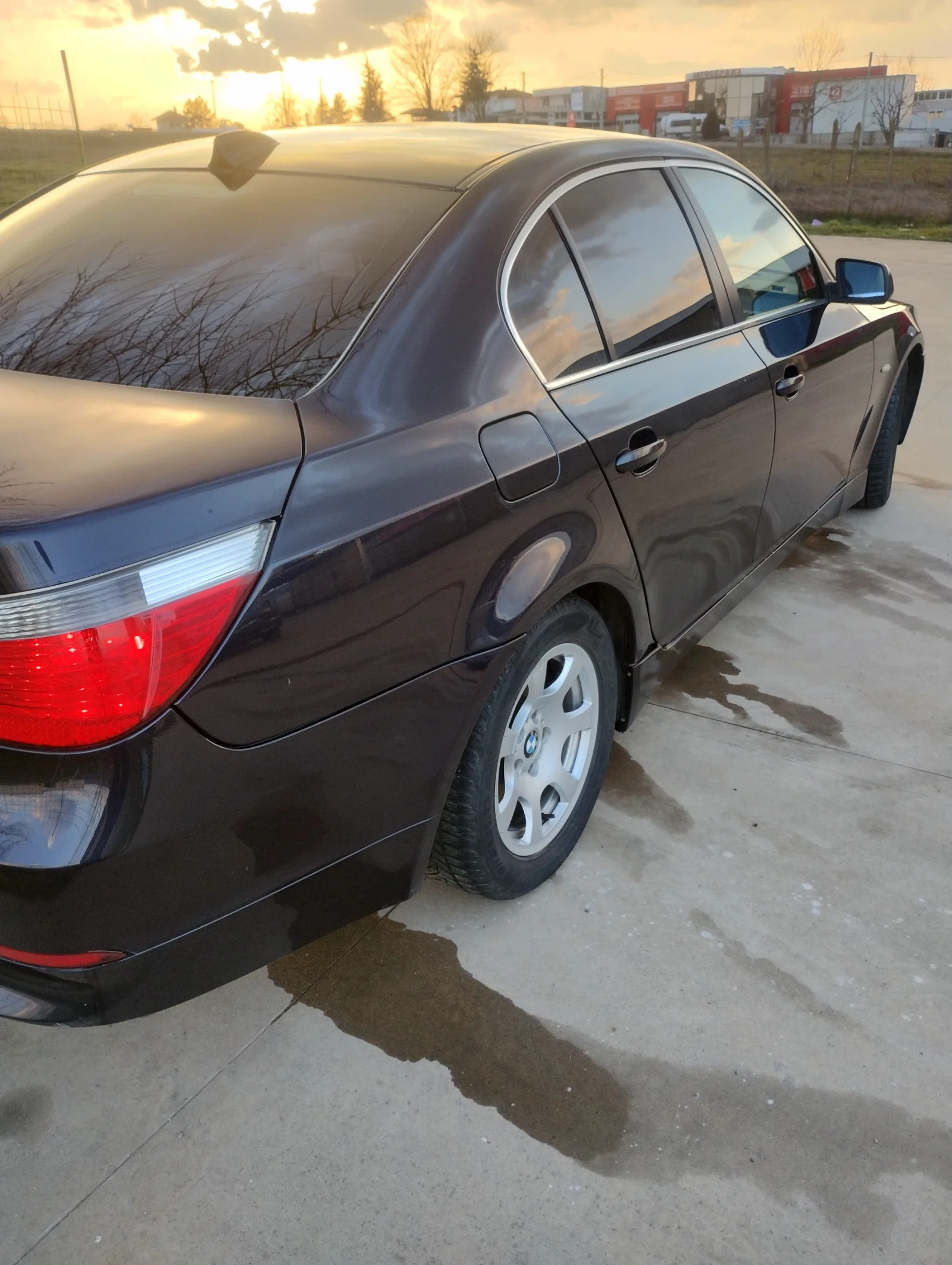 BMW 520, снимка 3 - Автомобили и джипове - 53609981