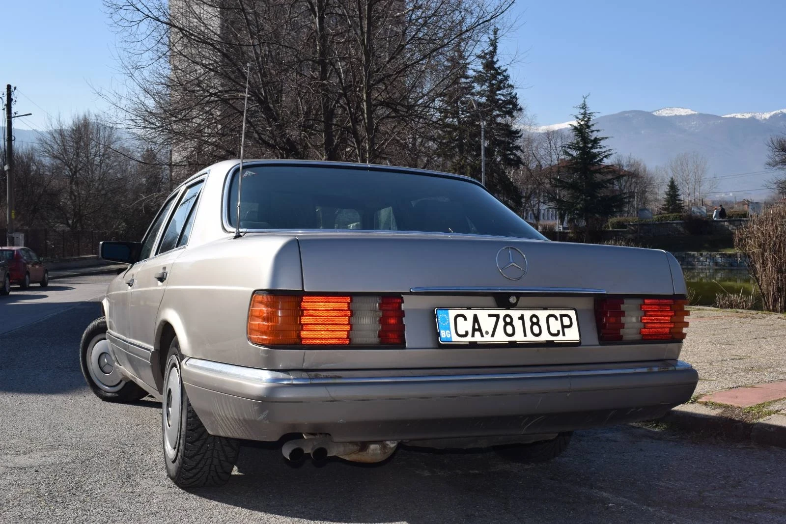 Mercedes-Benz 126-260, снимка 2 - Автомобили и джипове - 53816668