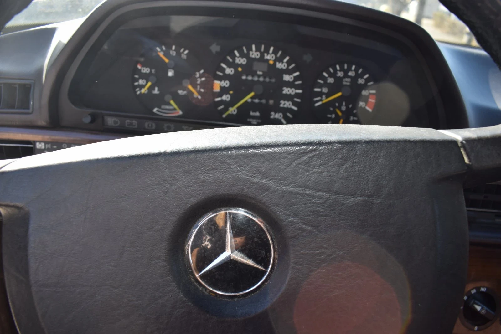 Mercedes-Benz 126-260, снимка 7 - Автомобили и джипове - 53816668