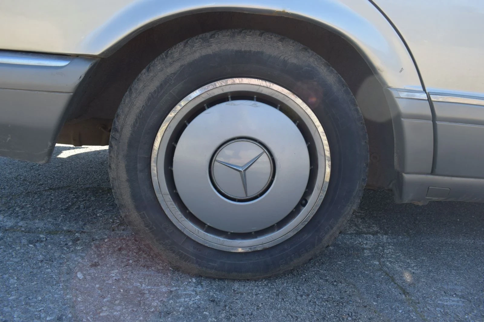 Mercedes-Benz 126-260, снимка 15 - Автомобили и джипове - 53816668