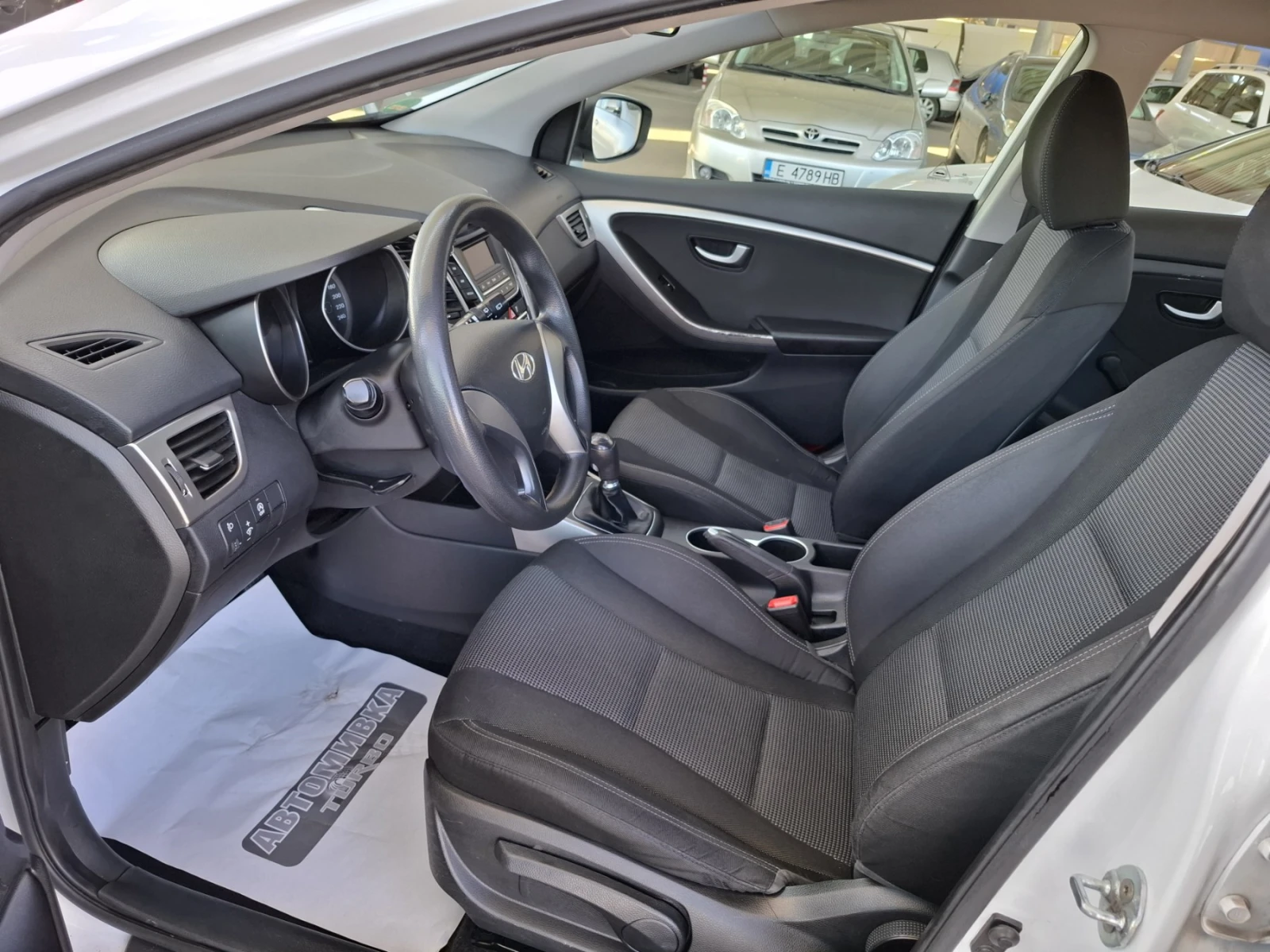 Hyundai I30 1.6 CRDi* 6-скорости* EURO6, снимка 6 - Автомобили и джипове - 53835504