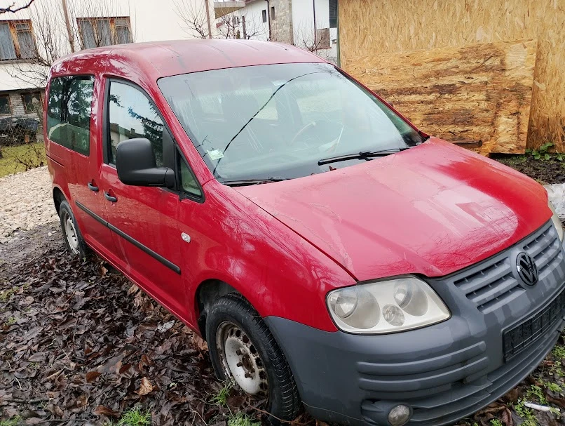 VW Caddy, снимка 4 - Автомобили и джипове - 54016460