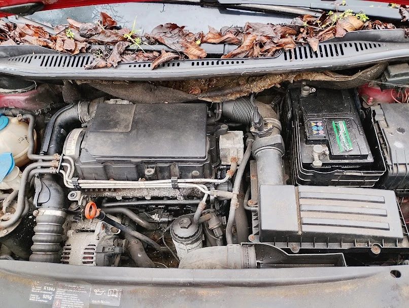 VW Caddy, снимка 7 - Автомобили и джипове - 54016460