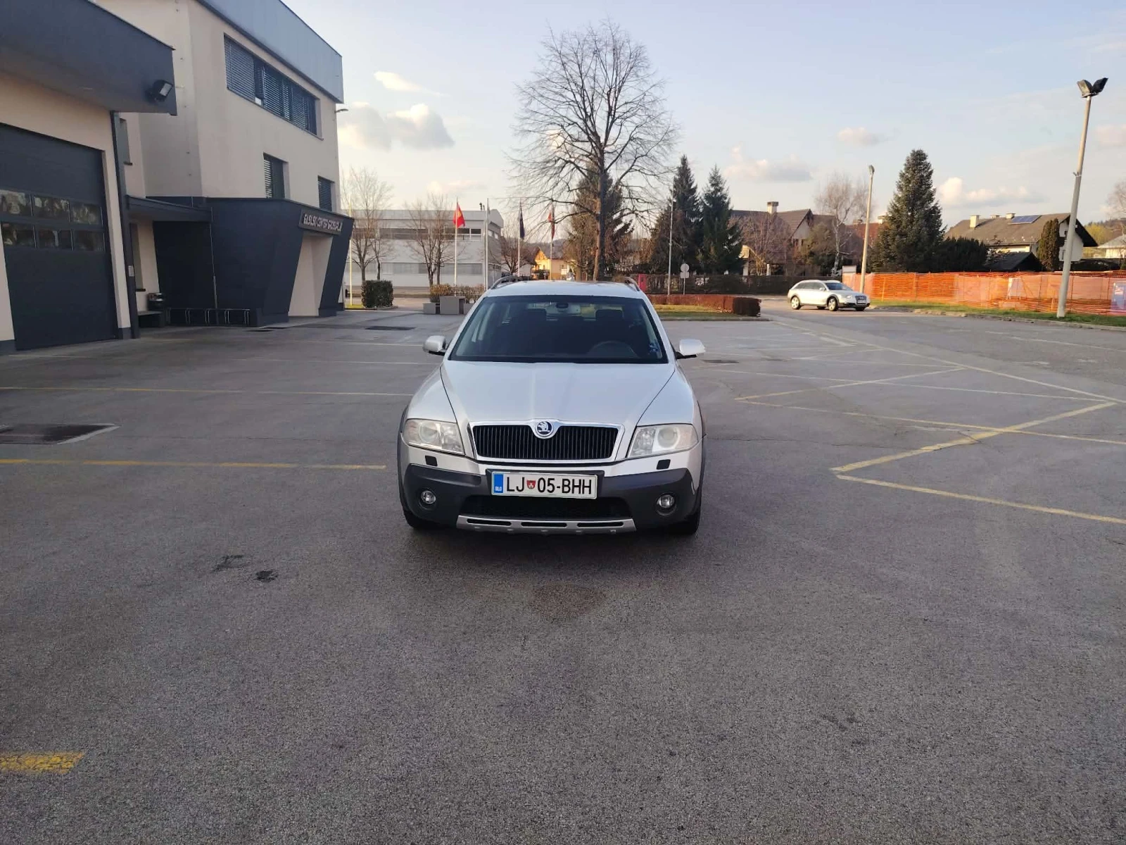 Skoda Fabia 2.0 Крос, снимка 6 - Автомобили и джипове - 54070410