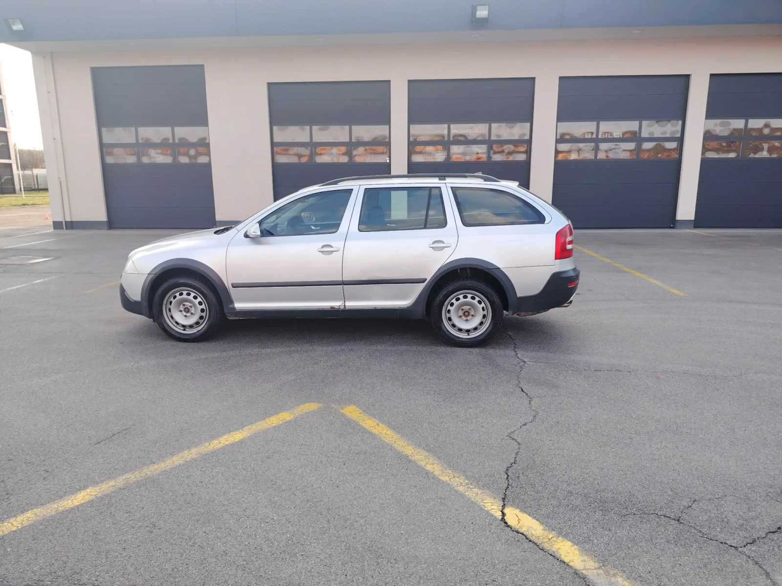 Skoda Fabia 2.0 Крос, снимка 9 - Автомобили и джипове - 54070410