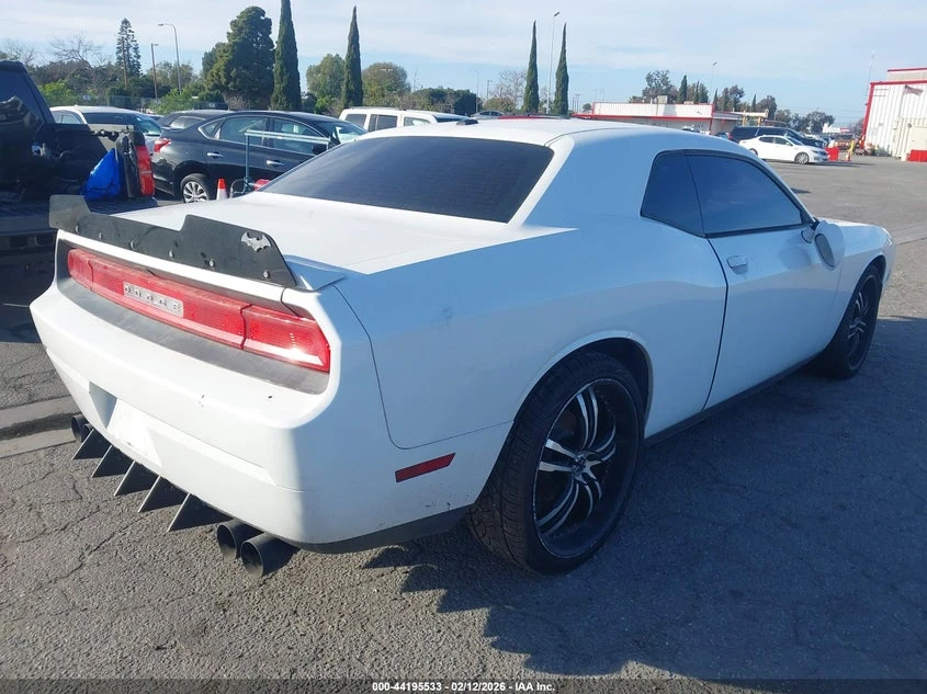 Dodge Challenger 5.7L V-8 VVT, 372HP Rear Wheel Drive | Mobile.bg � ����������� 4